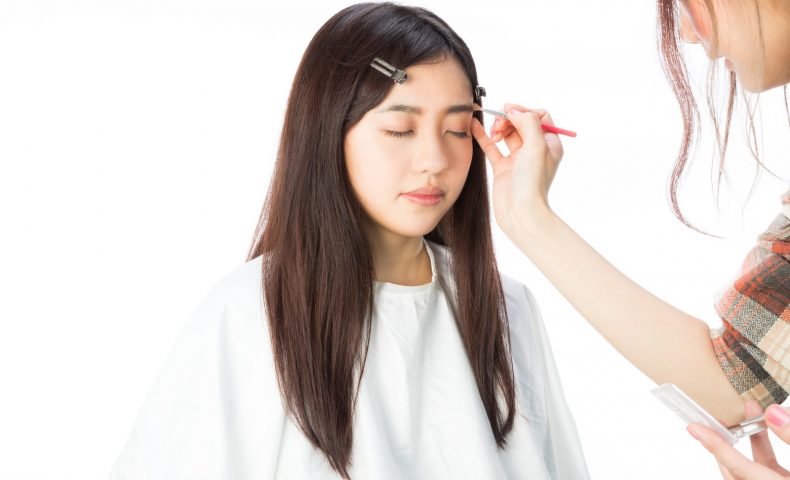 眉メイク